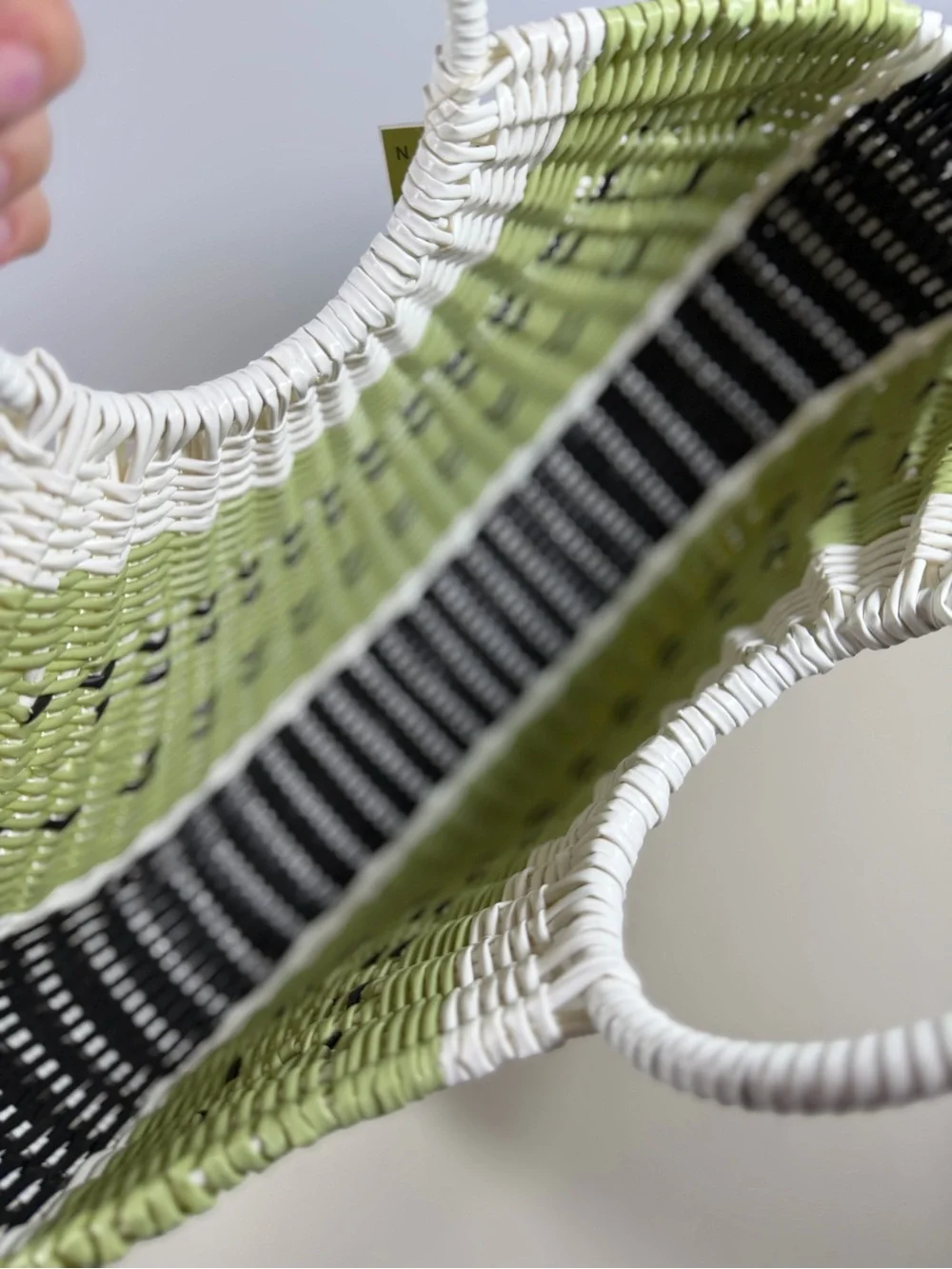Kiwi Woven Tote in White and Green